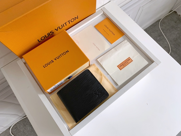 LVコピーウォレット着用イメージ